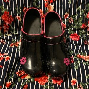 Sanita clogs